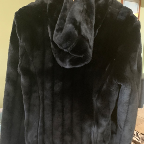 Braetan Faux fur size m womens - Picture 2 of 4